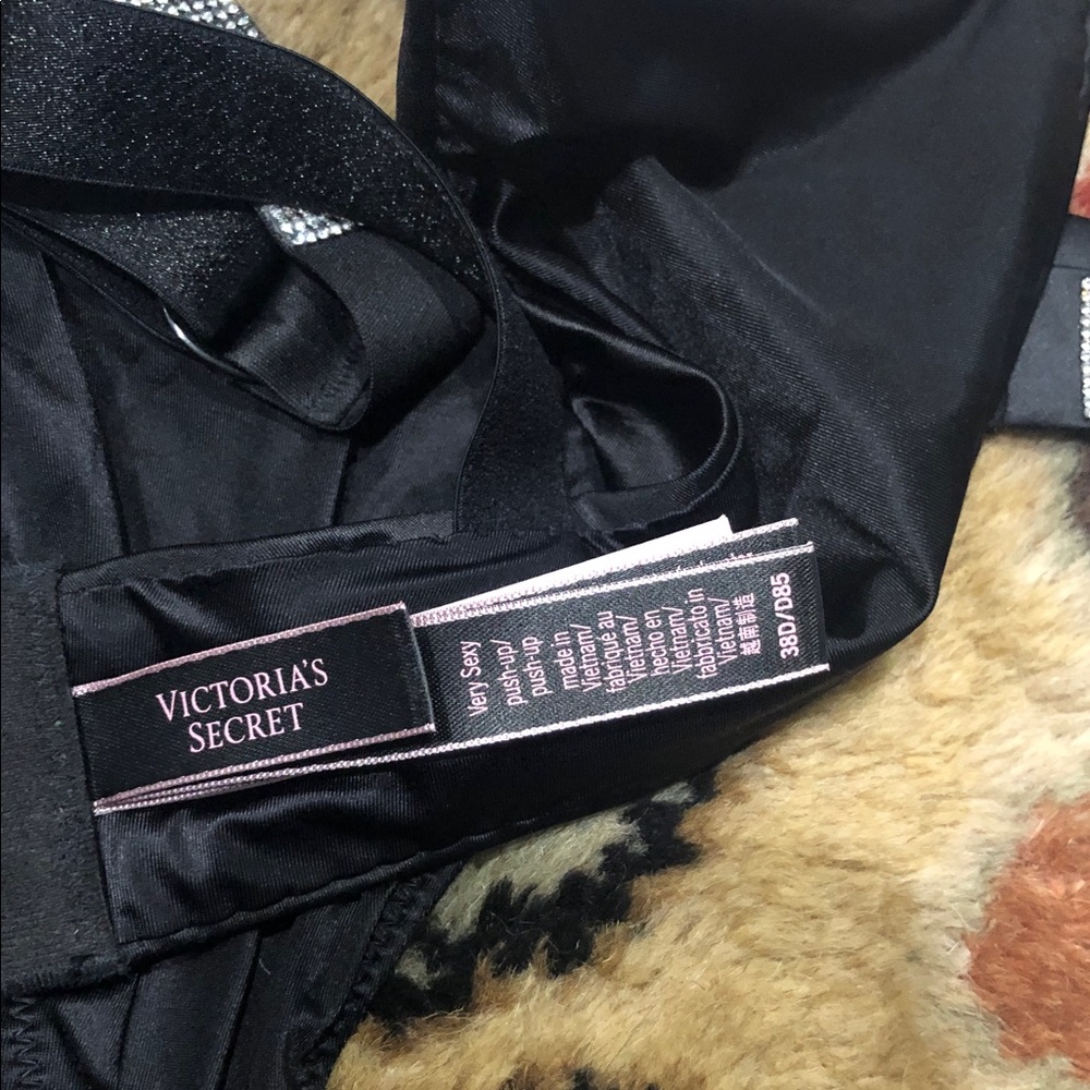 Victoria's Secret Black Lingerie Set with Logo Tag - Picture 4 of 7